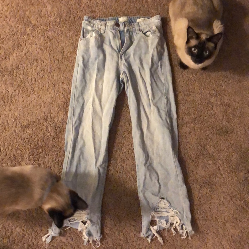 Distressed high waisted jean